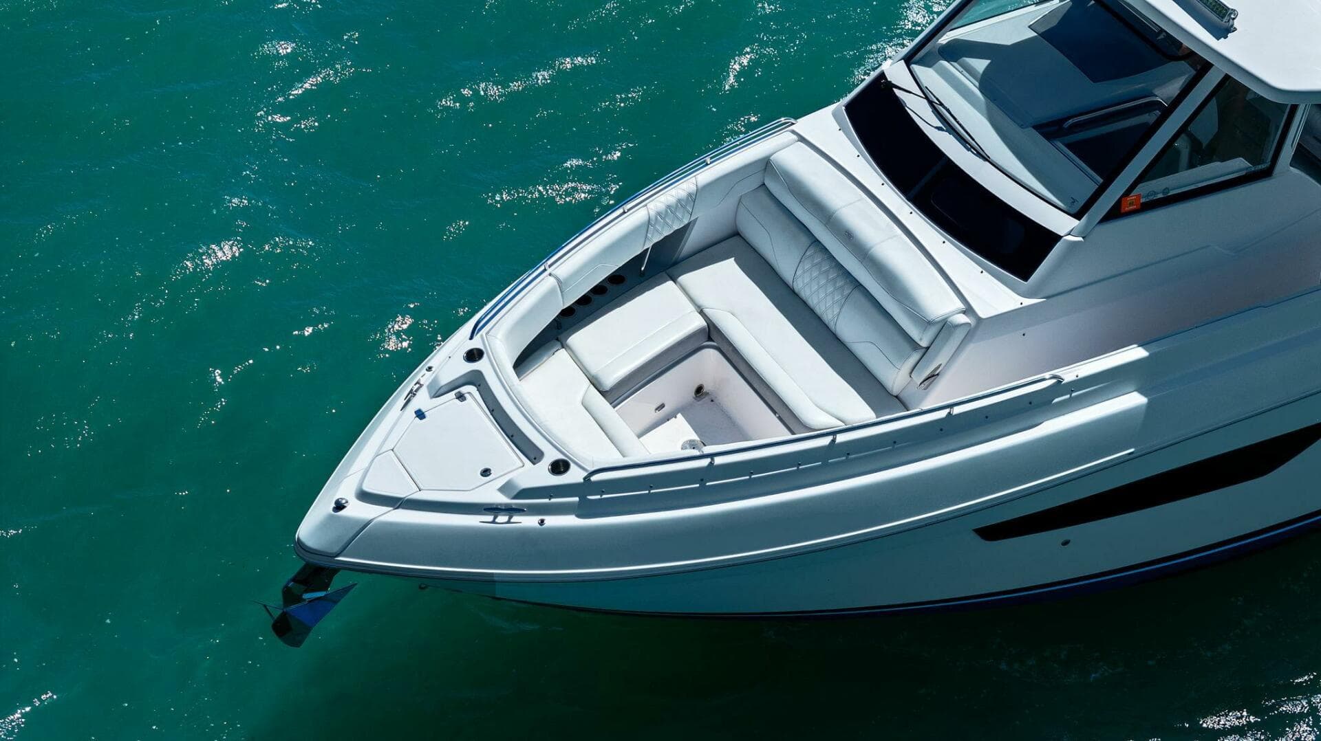 2020 Regal 33 Sav — photo 16