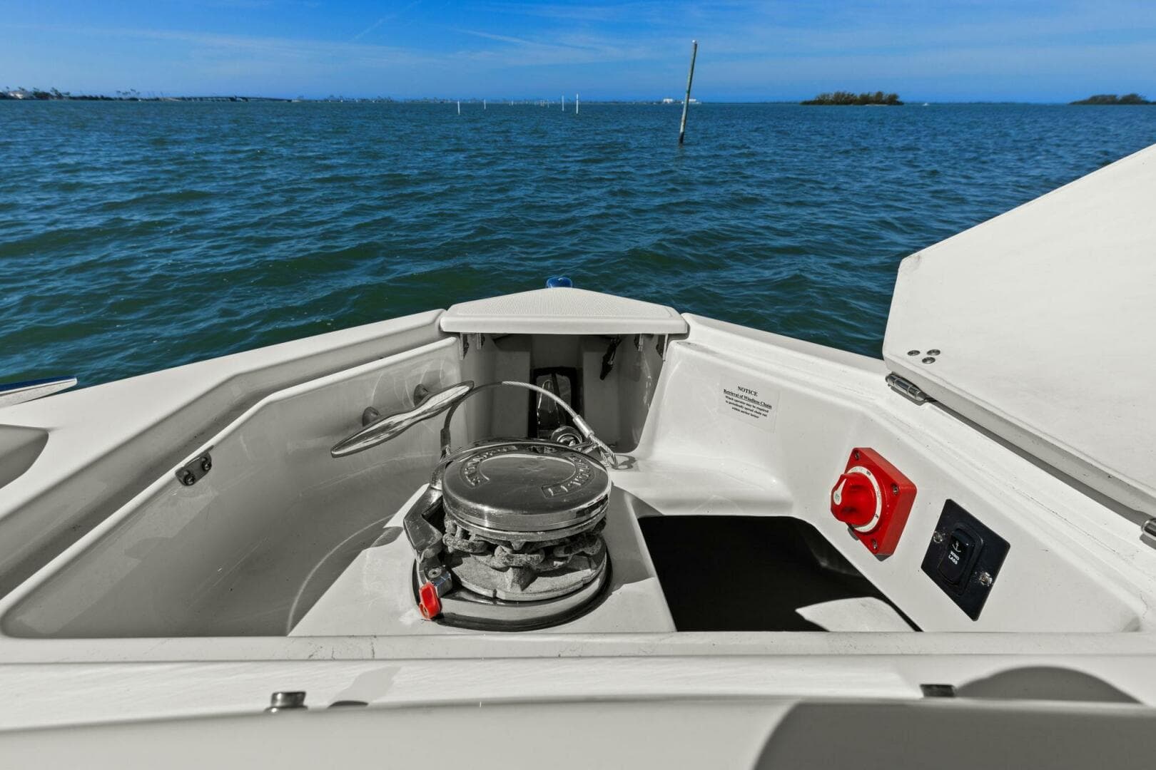 2020 Regal 33 Sav — photo 28