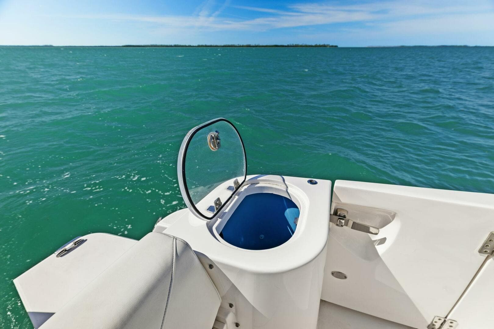 2020 Regal 33 Sav — photo 44