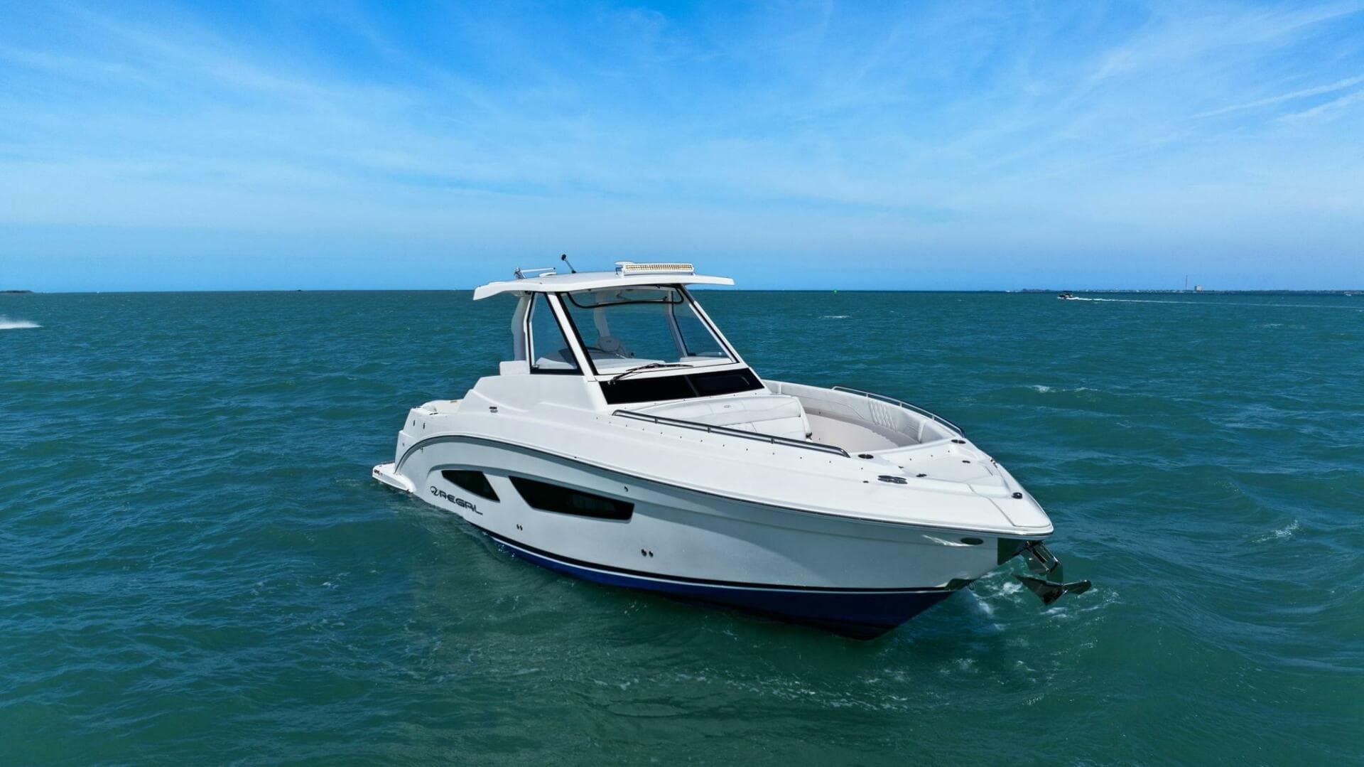 2020 Regal 33 Sav — photo 9