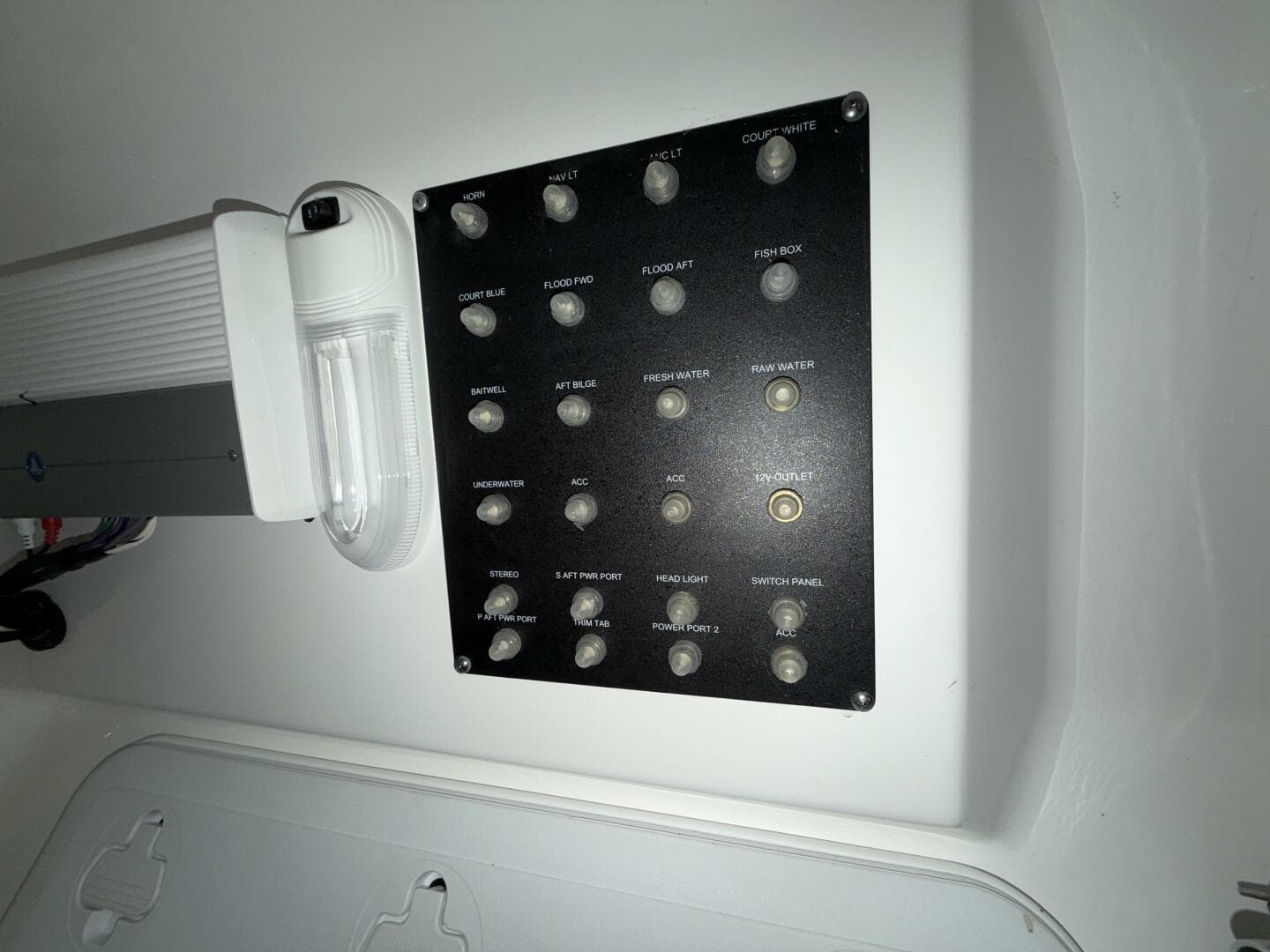 2016 Everglades 230 Center Console — photo 53