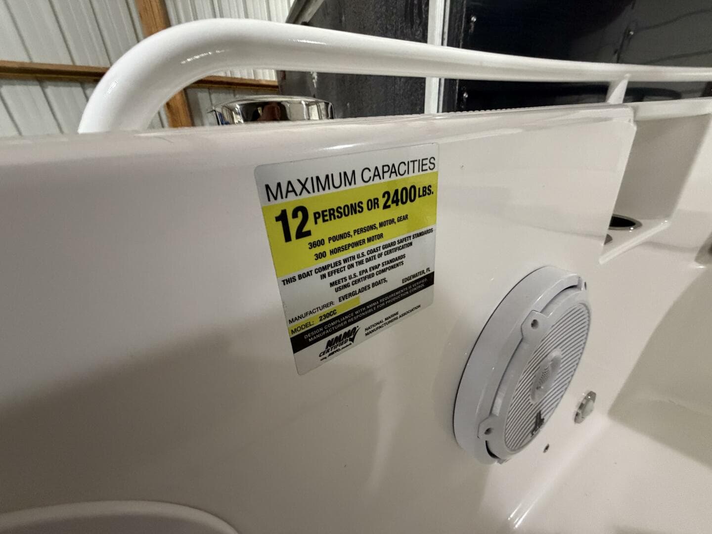 2016 Everglades 230 Center Console — photo 44