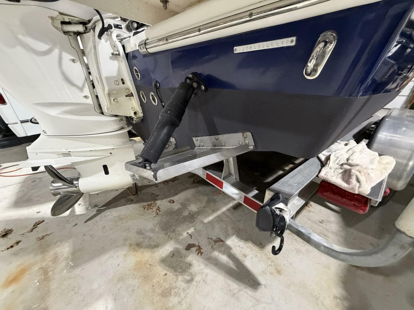 2016 Everglades 230 Center Console — photo 5