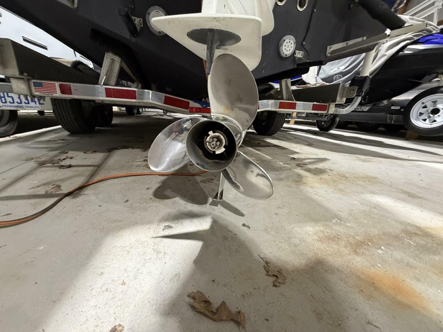 2016 Everglades 230 Center Console — photo 8