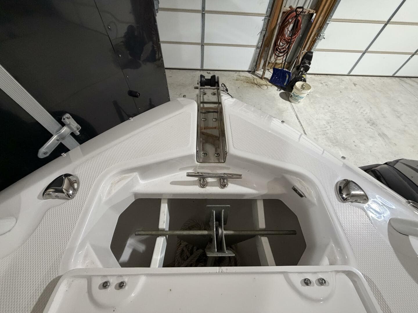 2016 Everglades 230 Center Console — photo 61