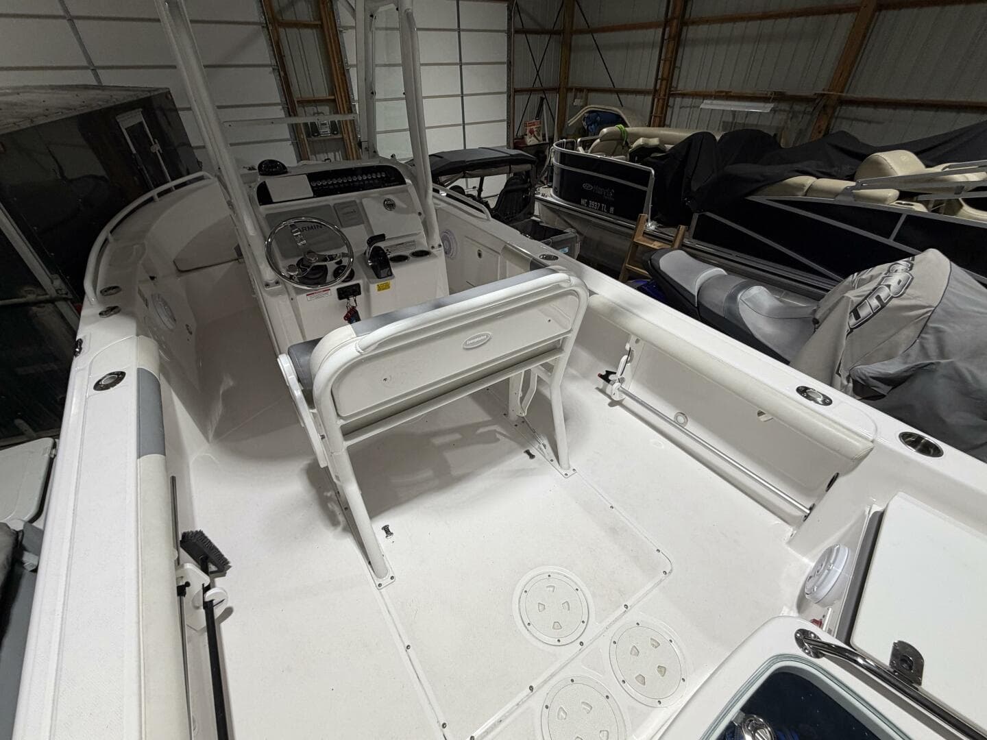 2016 Everglades 230 Center Console — photo 20