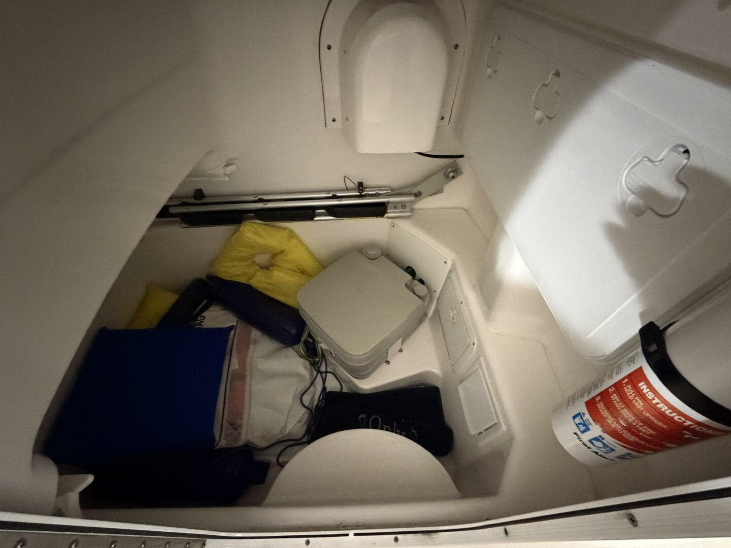 2016 Everglades 230 Center Console — photo 49