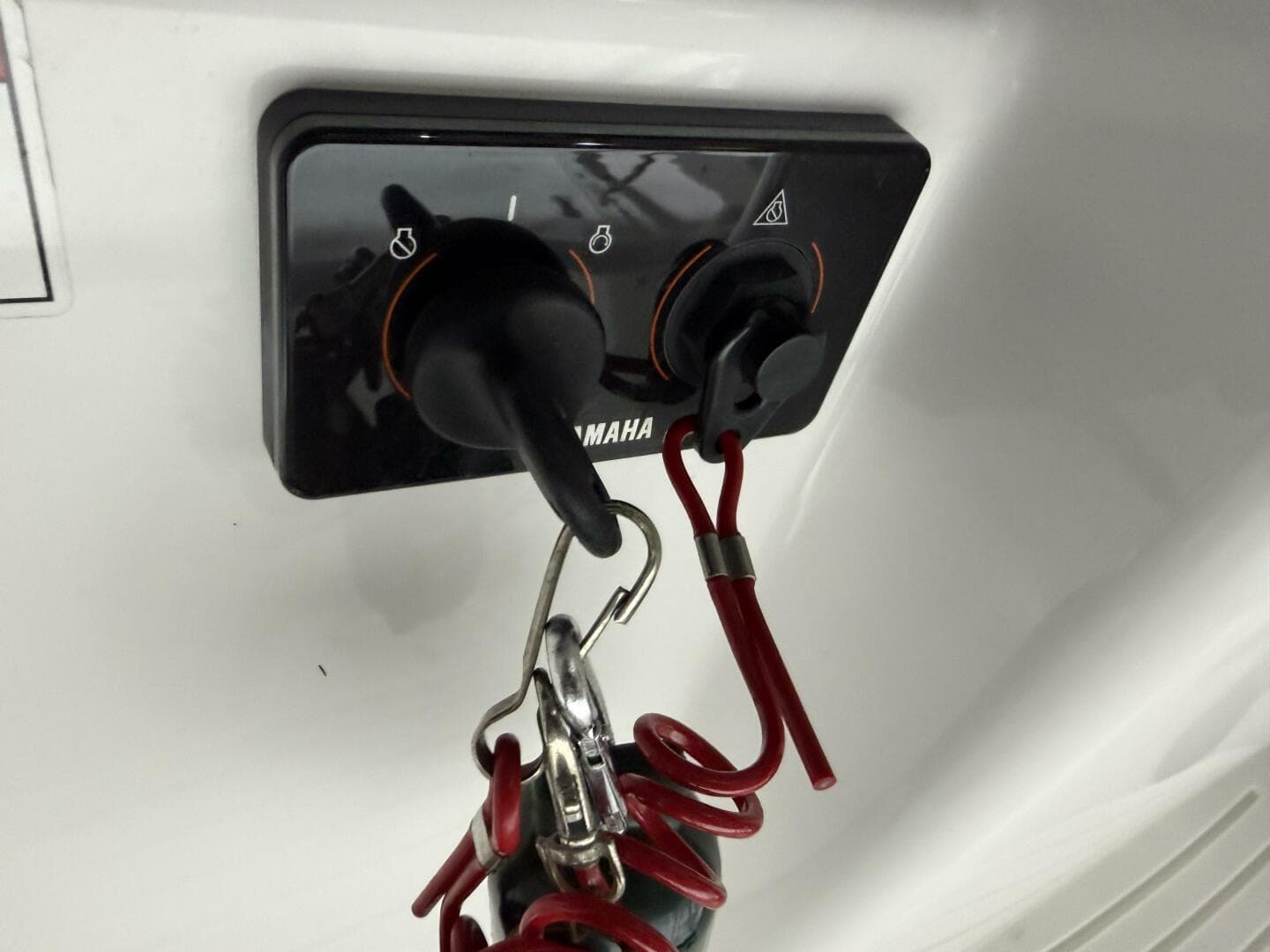 2016 Everglades 230 Center Console — photo 37