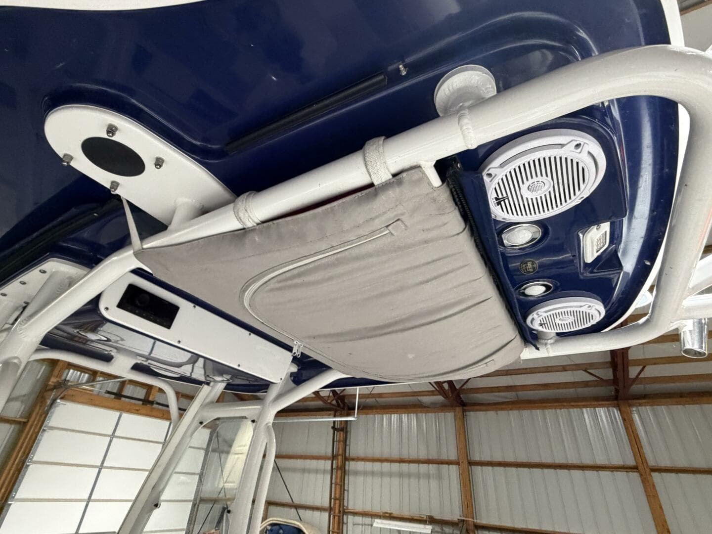 2016 Everglades 230 Center Console — photo 25