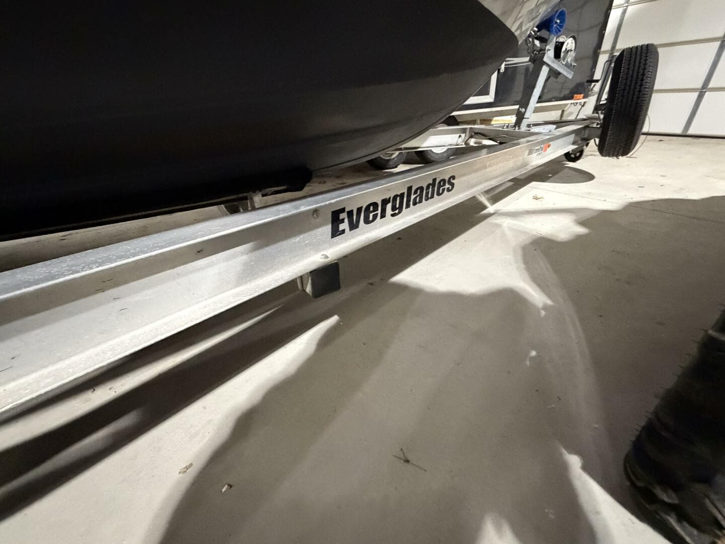 2016 Everglades 230 Center Console — photo 66