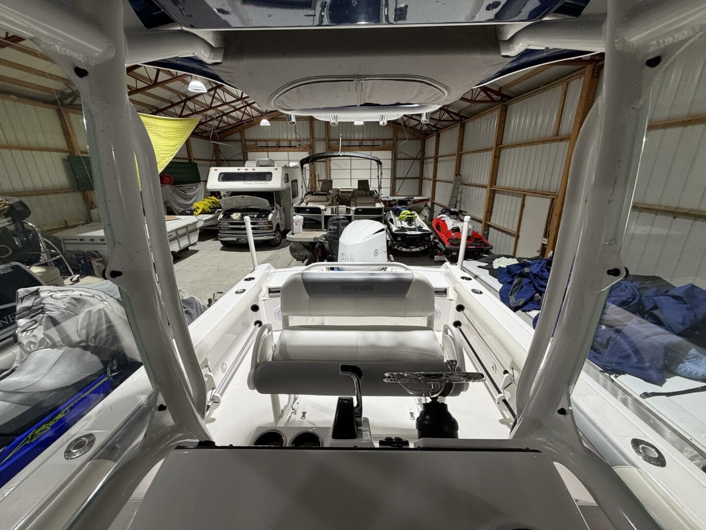 2016 Everglades 230 Center Console — photo 42