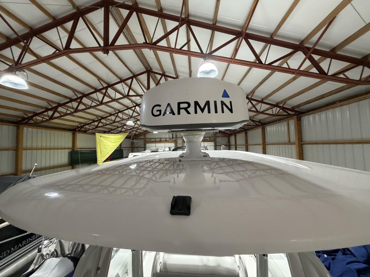 2016 Everglades 230 Center Console — photo 54