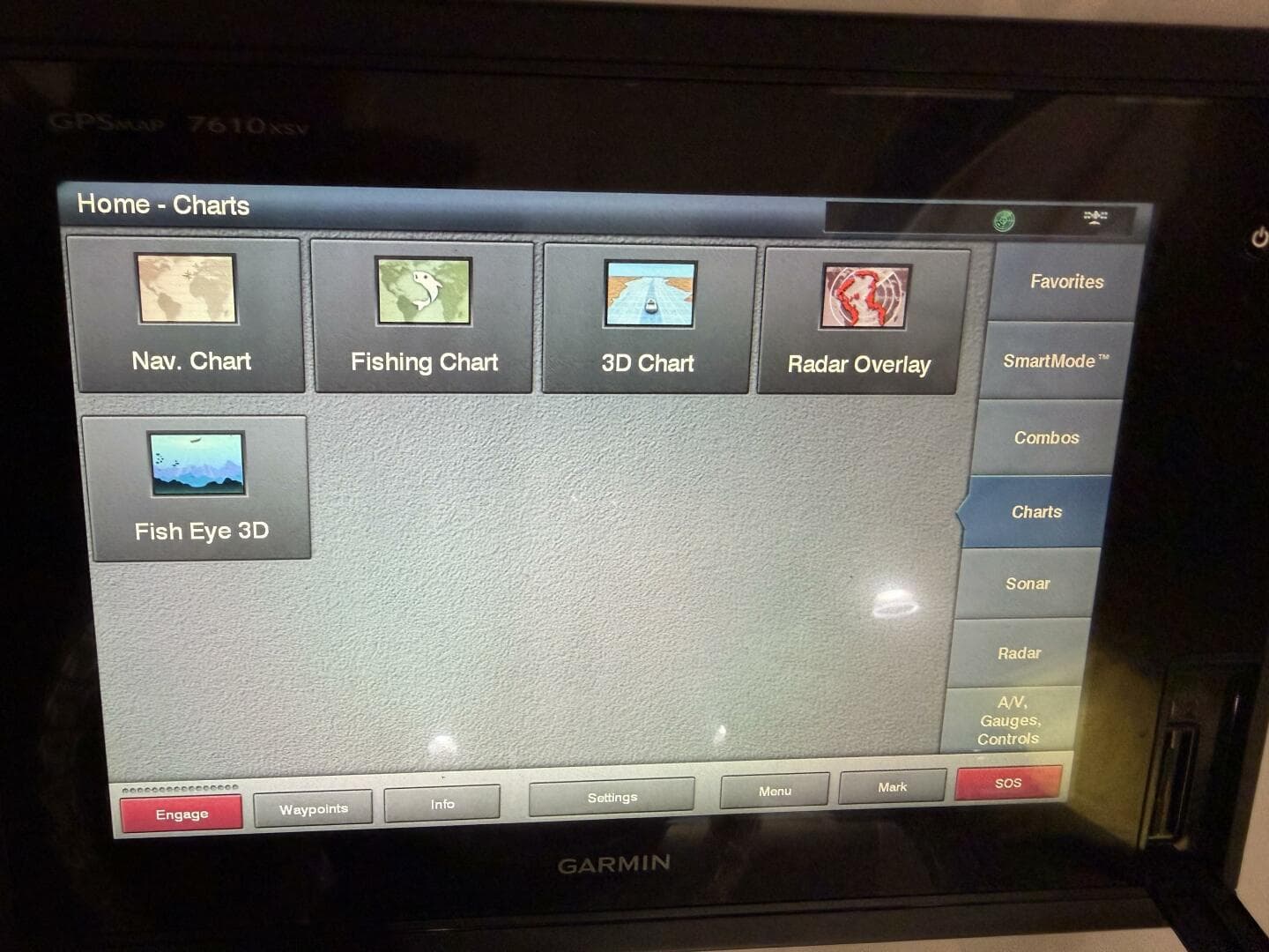 2016 Everglades 230 Center Console — photo 39