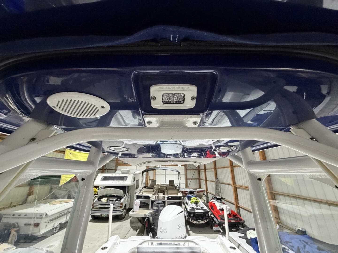 2016 Everglades 230 Center Console — photo 29