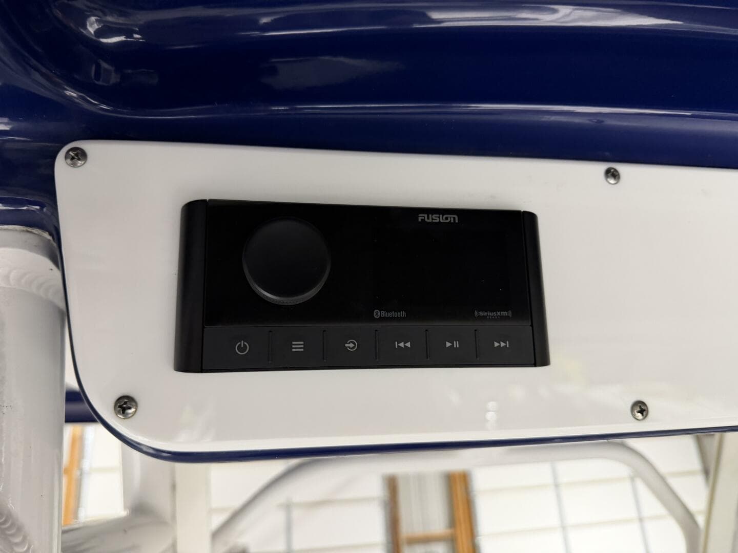 2016 Everglades 230 Center Console — photo 32