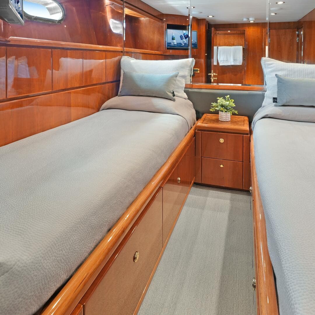 2003 Hargrave Sky Lounge — photo 76