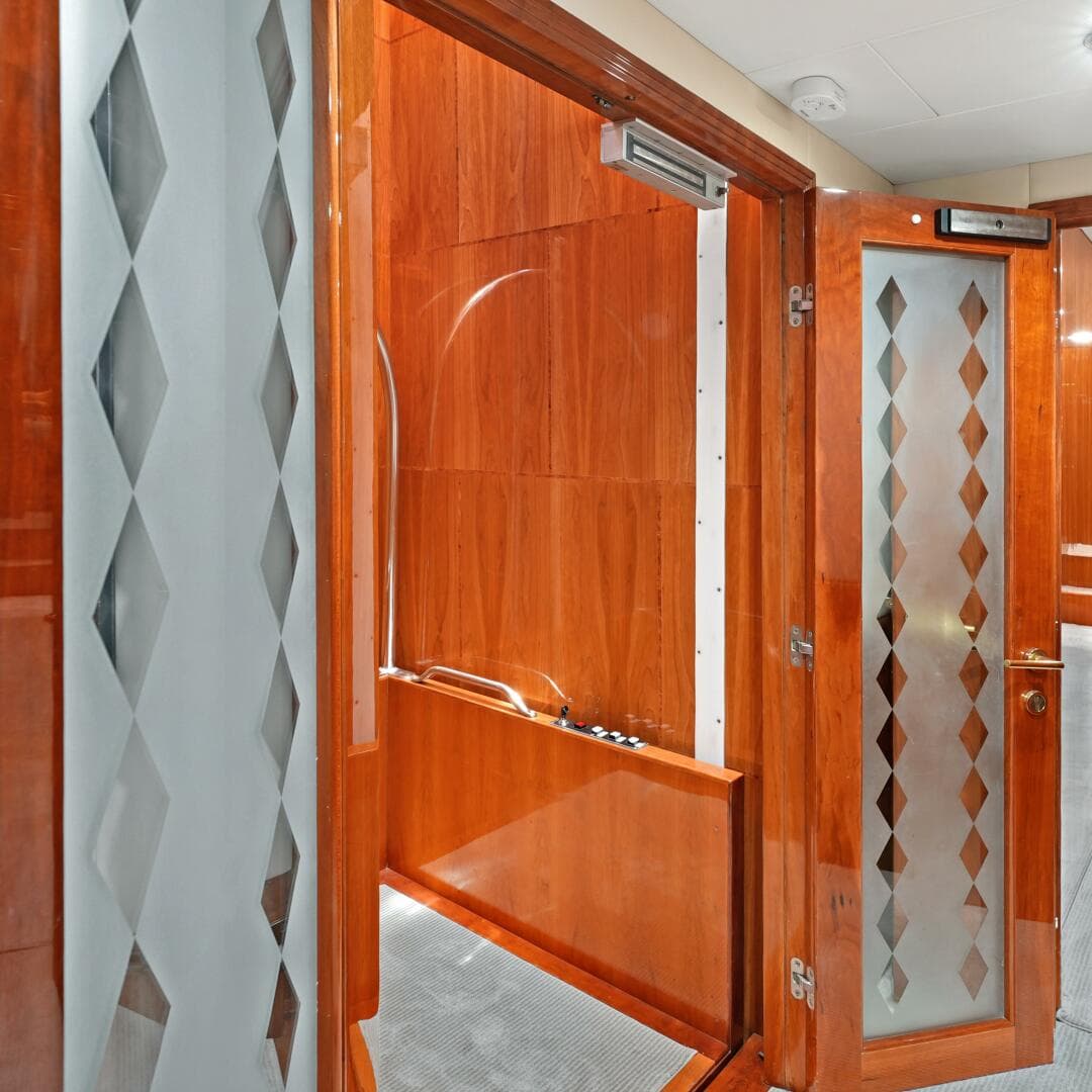 2003 Hargrave Sky Lounge — photo 60