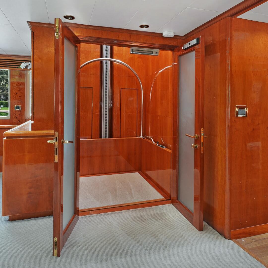 2003 Hargrave Sky Lounge — photo 29