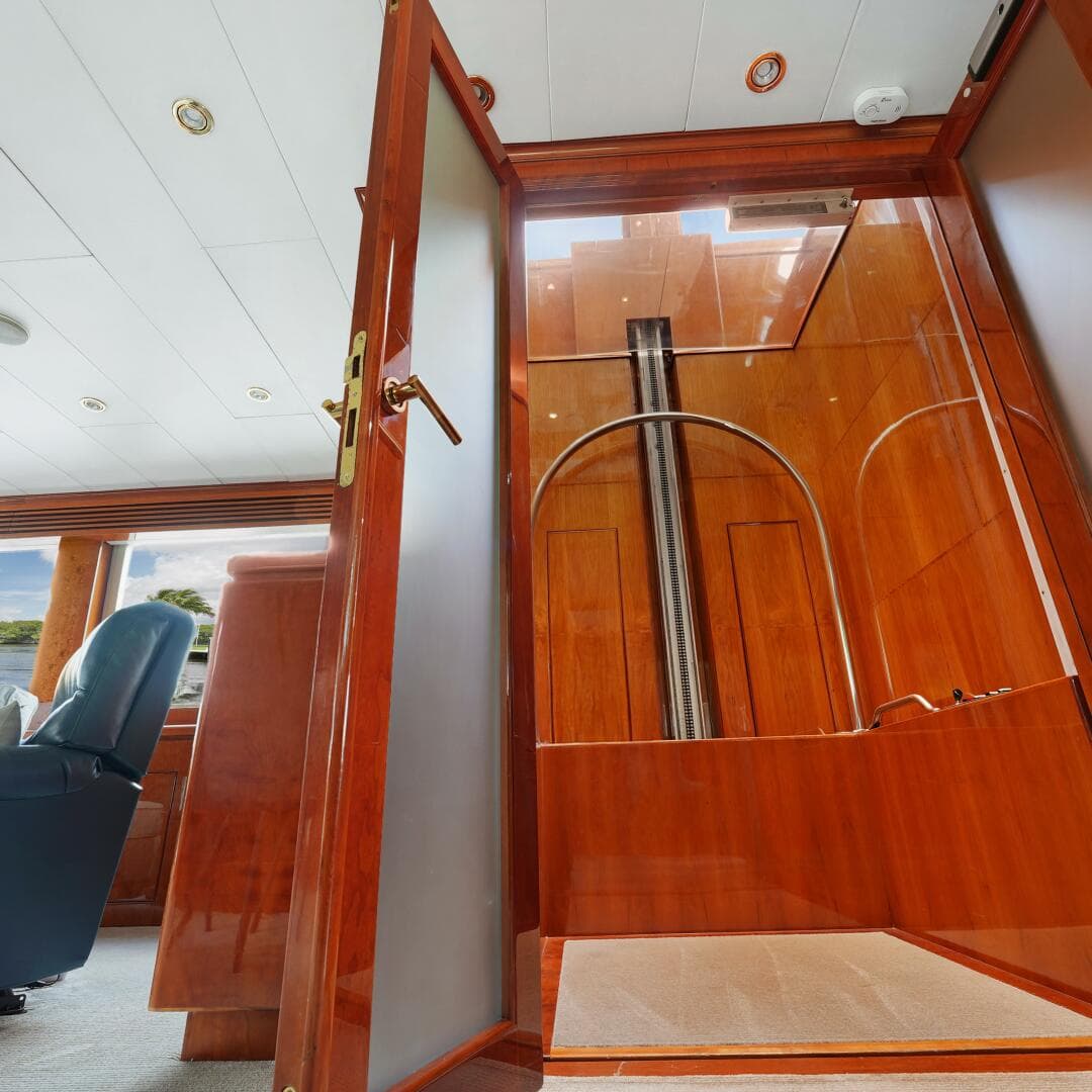 2003 Hargrave Sky Lounge — photo 26