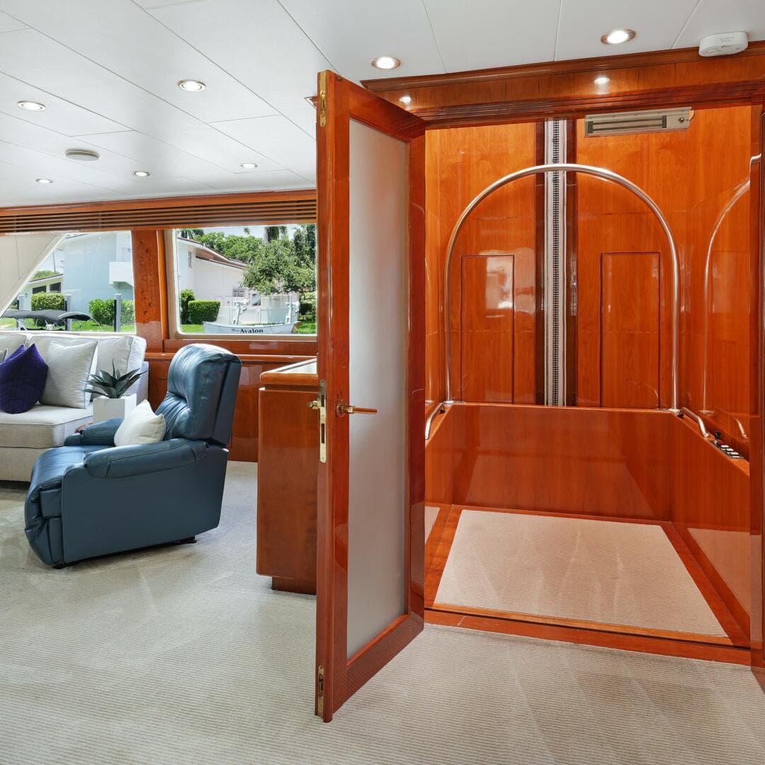 2003 Hargrave Sky Lounge — photo 31