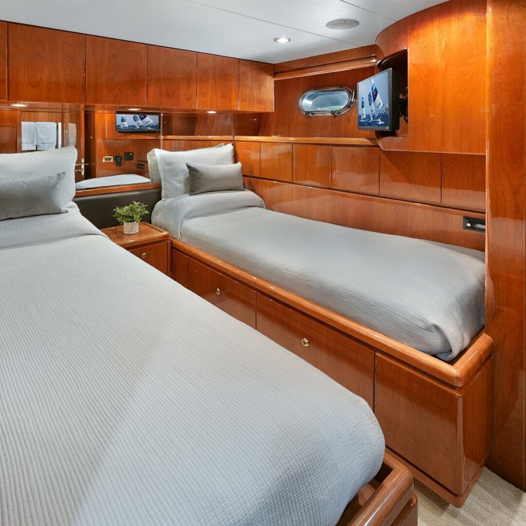 2003 Hargrave Sky Lounge — photo 66