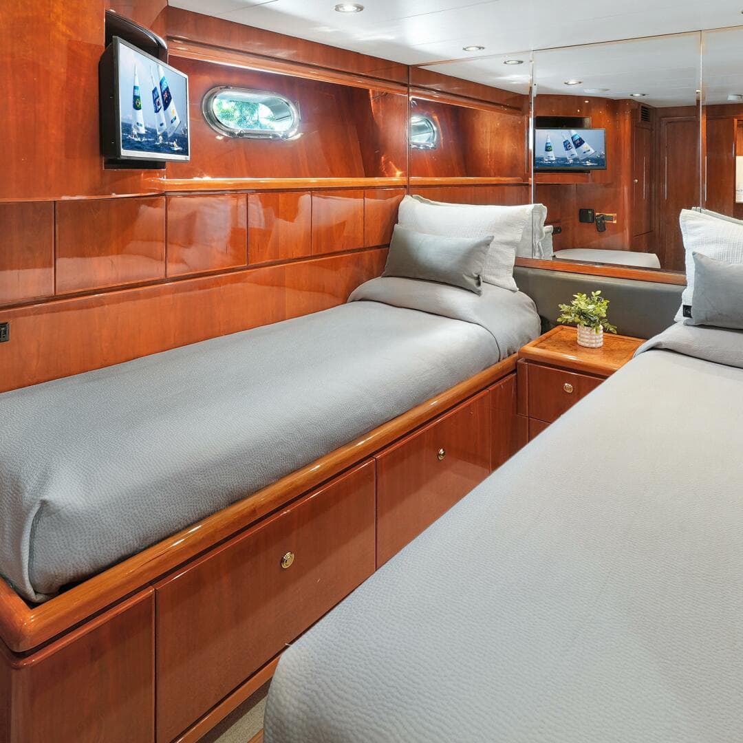 2003 Hargrave Sky Lounge — photo 65