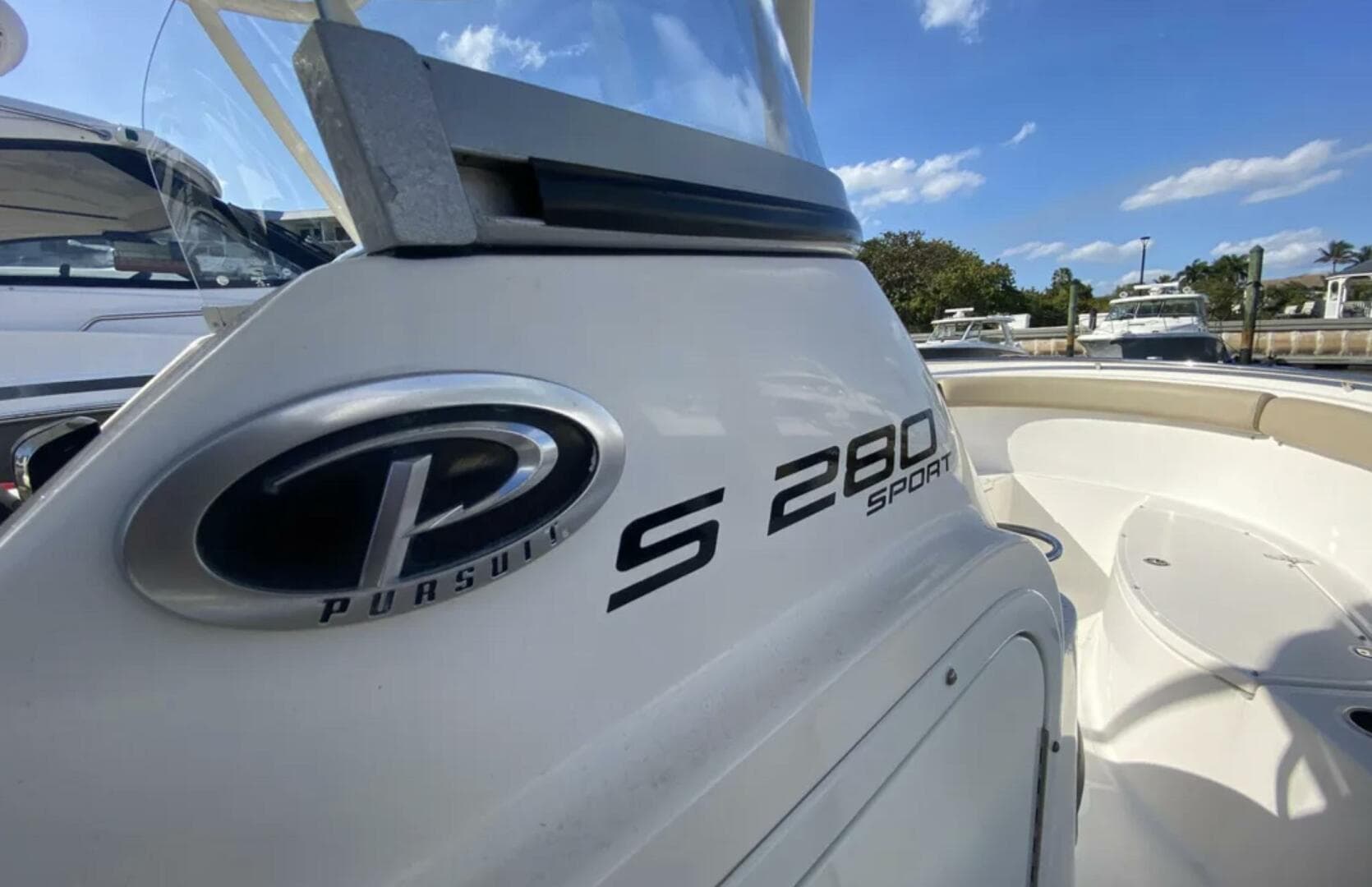 2015 Pursuit Sport — photo 21