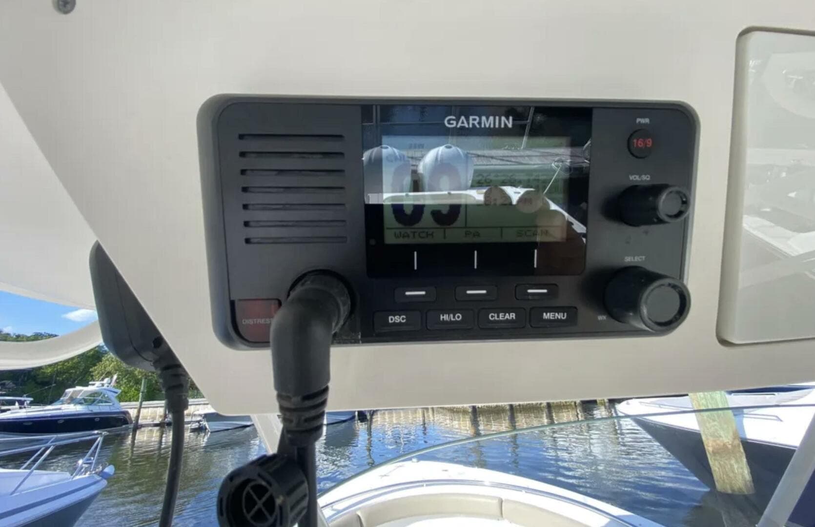 2015 Pursuit Sport — photo 17