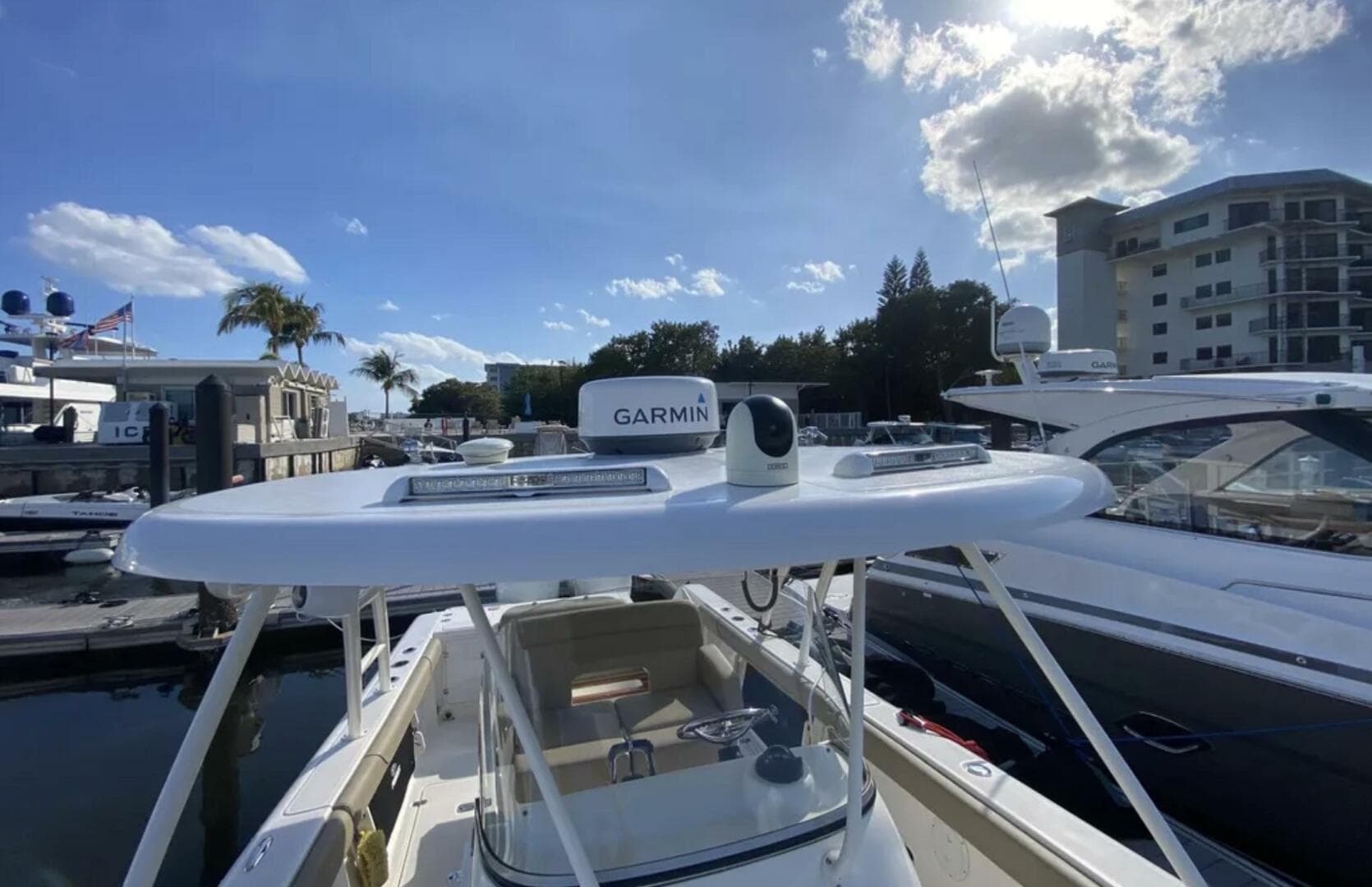 2015 Pursuit Sport — photo 24