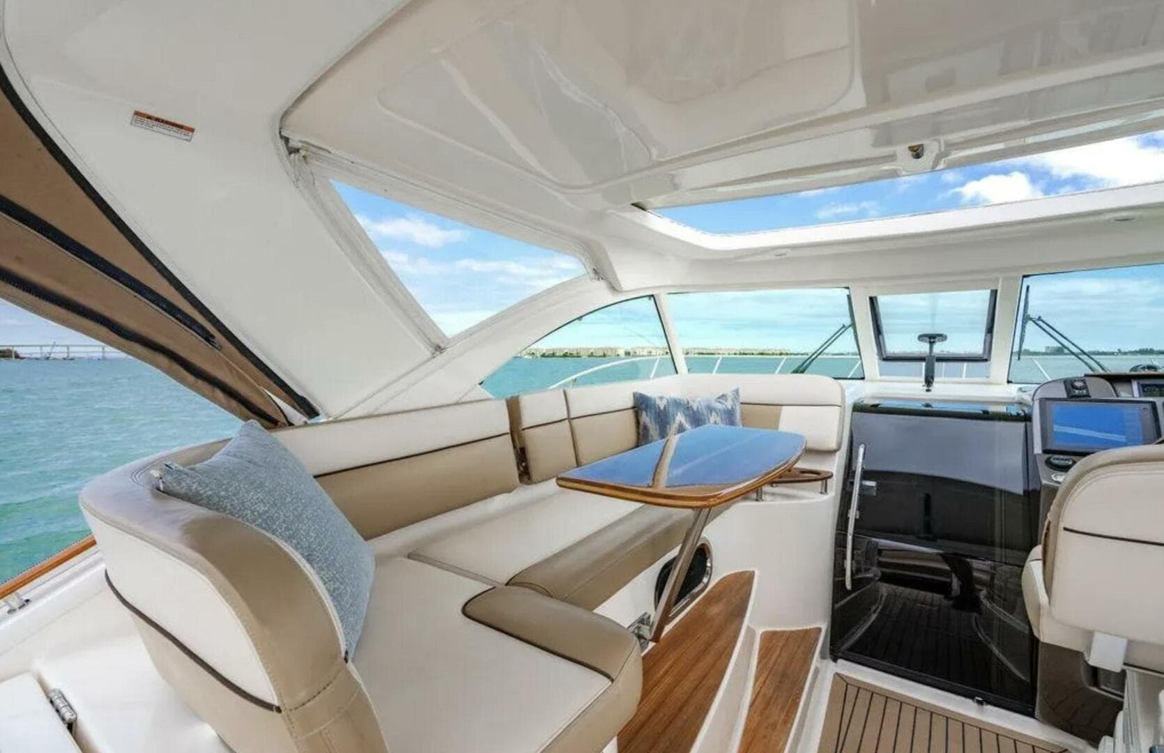 2013 Tiara Yachts 36 Coronet — photo 21