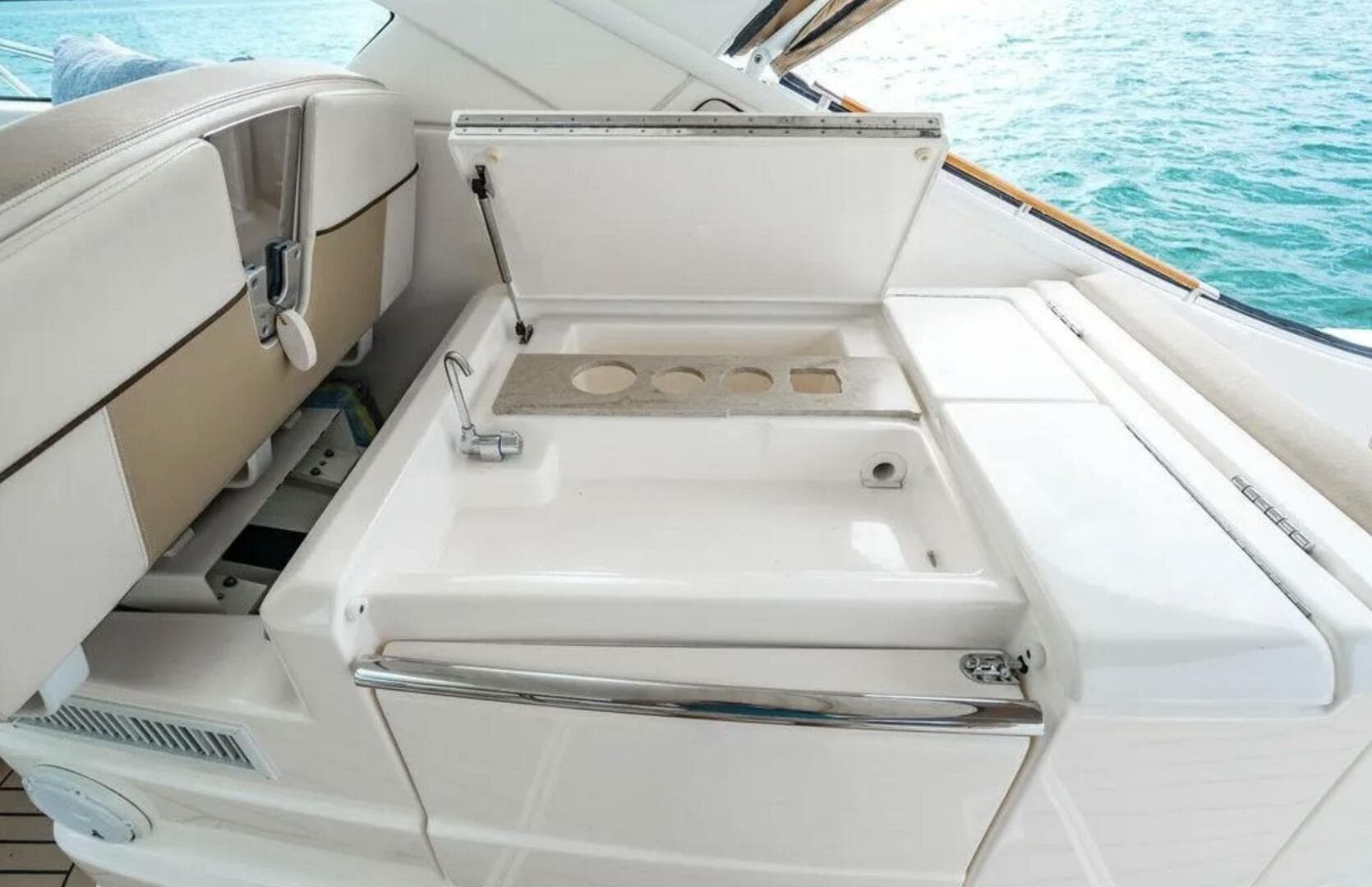 2013 Tiara Yachts 36 Coronet — photo 19