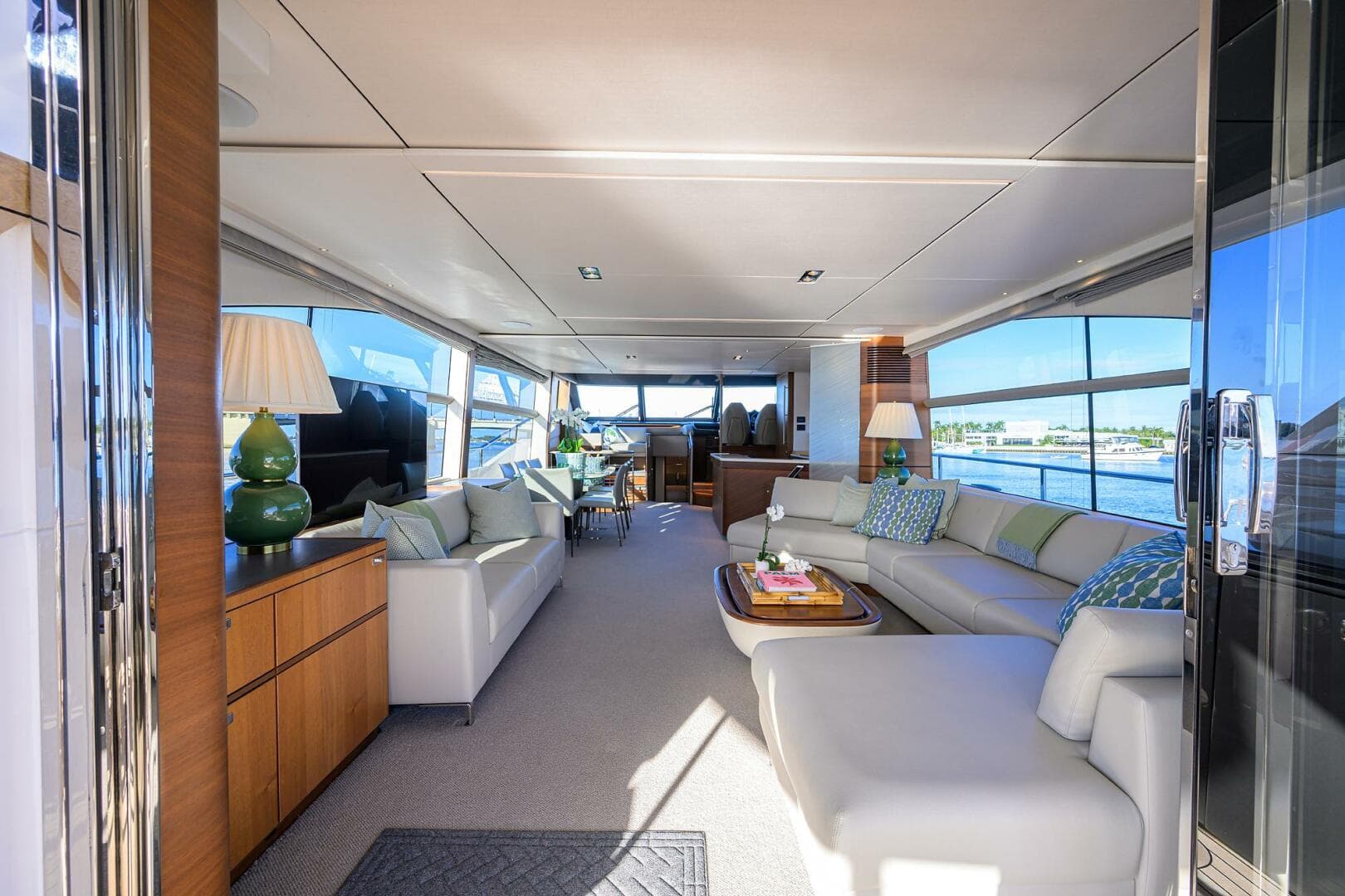 2021 Princess Y78 — photo 2