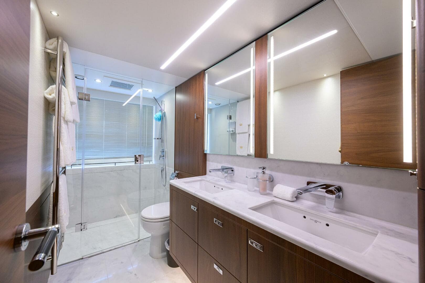 2021 Princess Y78 — photo 27