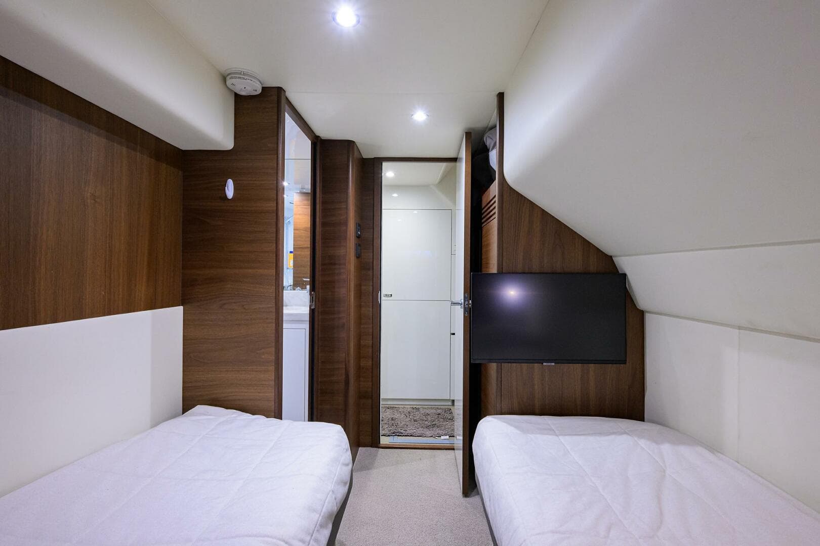 2021 Princess Y78 — photo 38