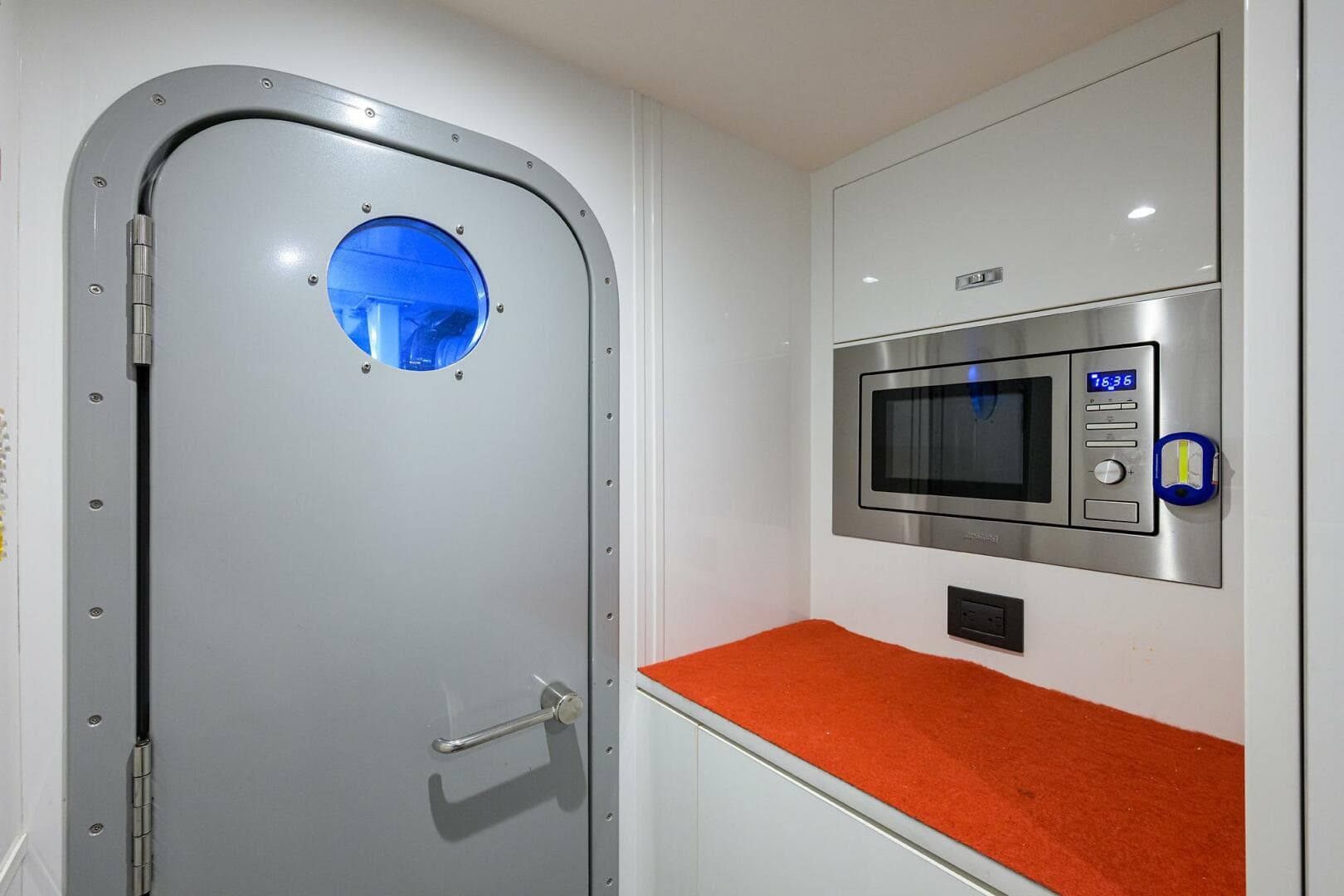 2021 Princess Y78 — photo 35