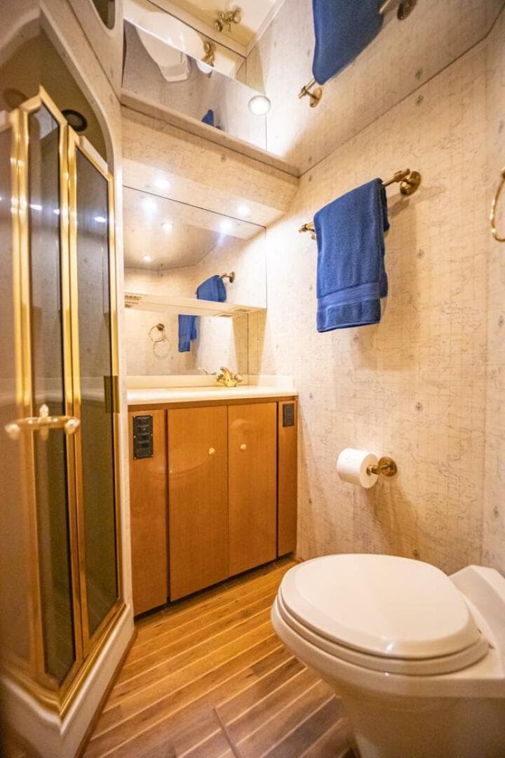 2003 Viking 65 Eb — photo 30