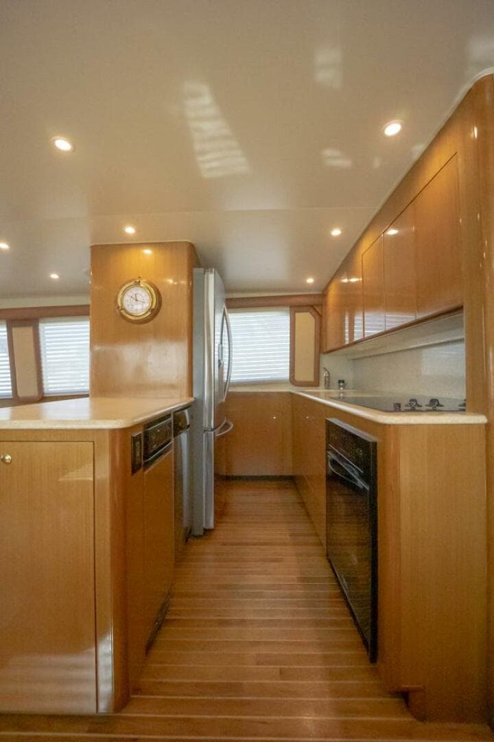 2003 Viking 65 Eb — photo 15