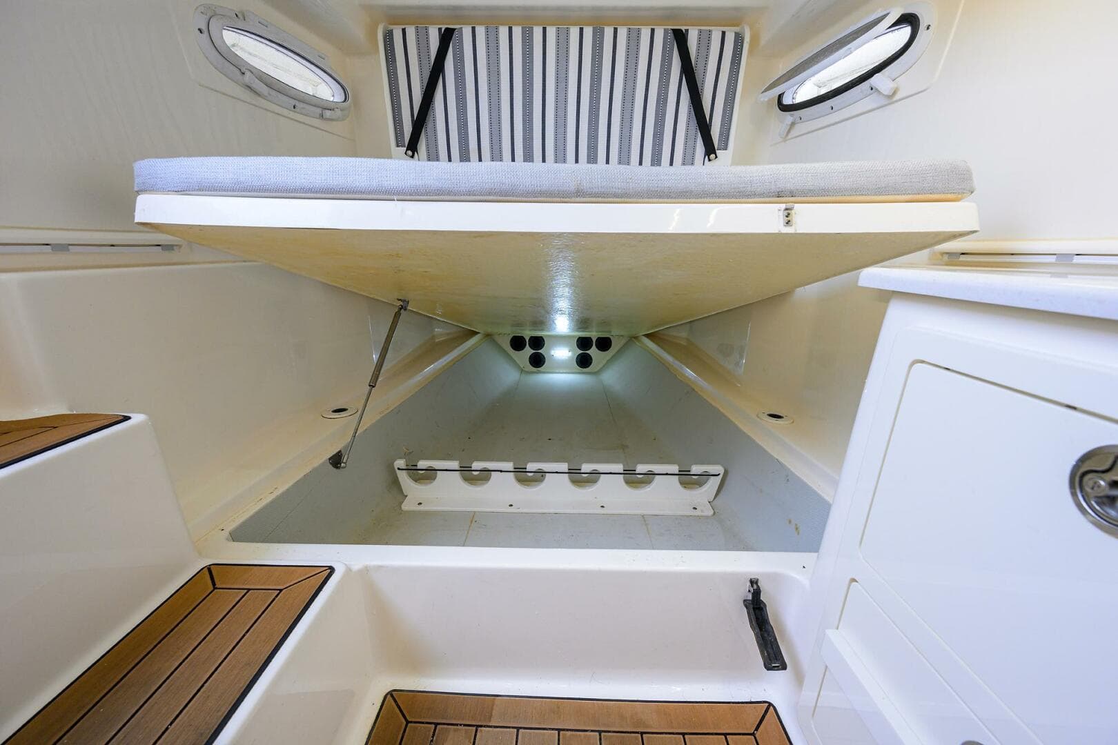 2020 Cobia 350 CC — photo 34