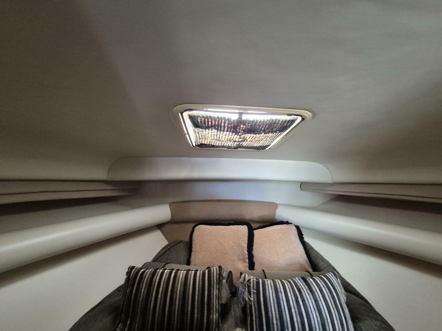 2004 Riviera 4000 Offshore — photo 53