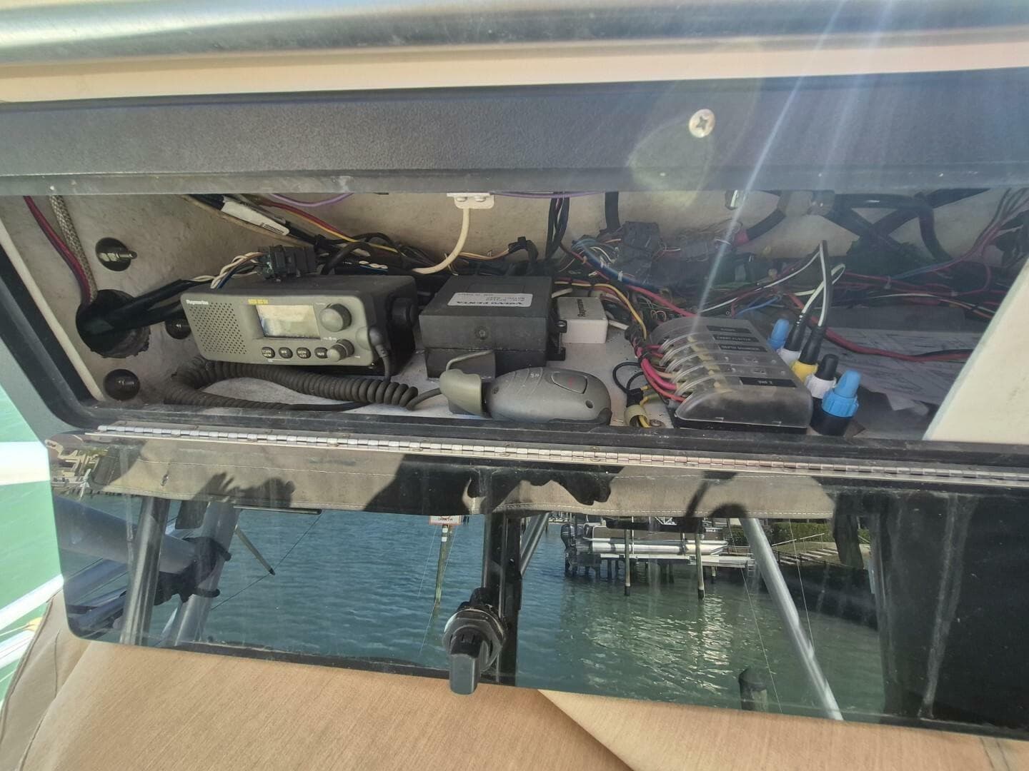 2004 Riviera 4000 Offshore — photo 22