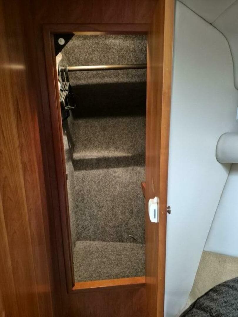 2004 Riviera 4000 Offshore — photo 54