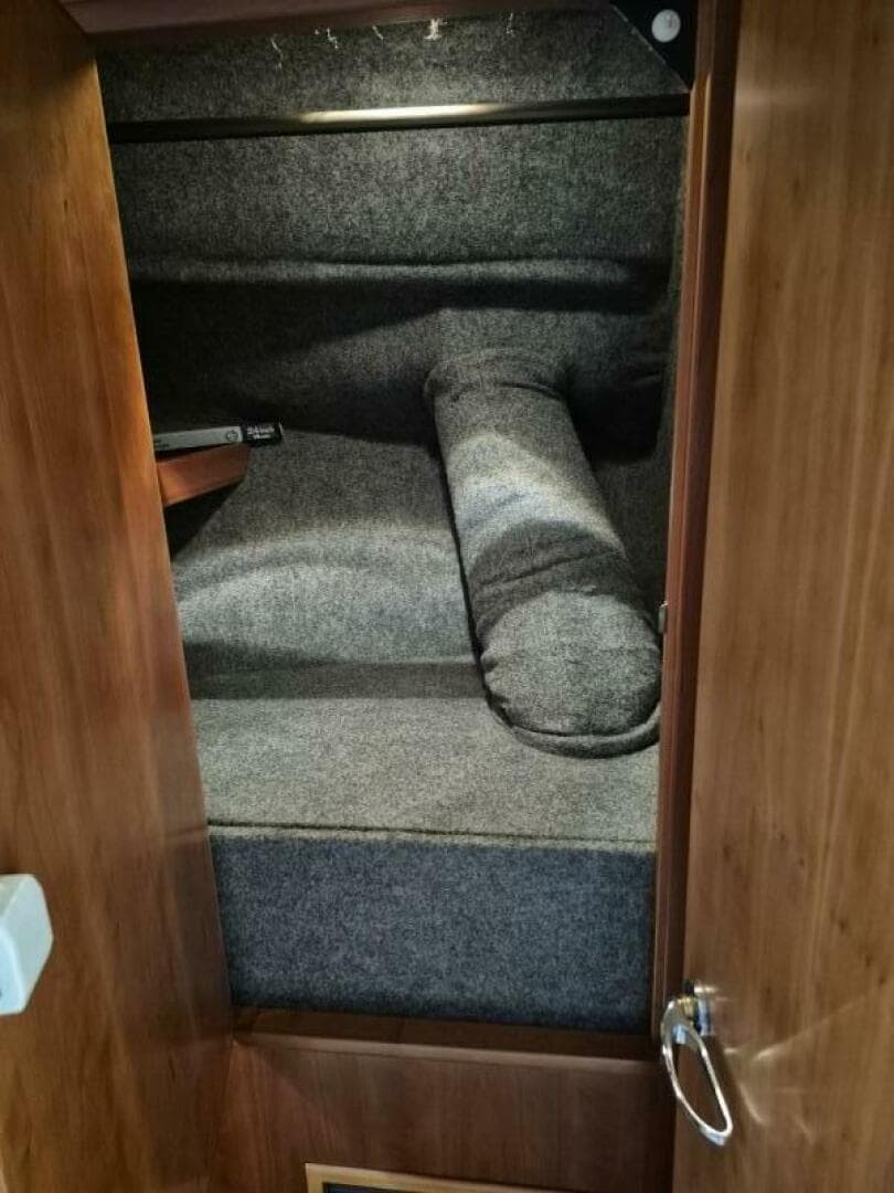 2004 Riviera 4000 Offshore — photo 55