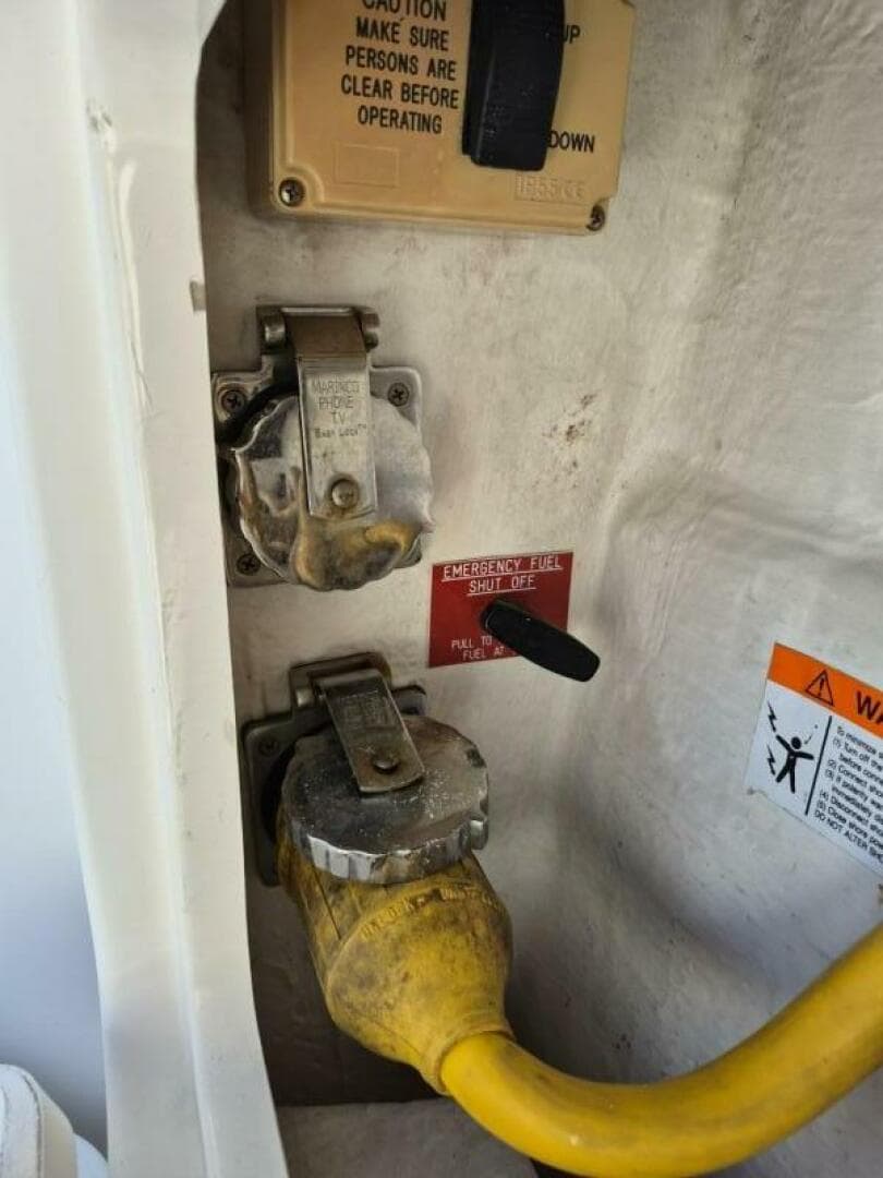 2004 Riviera 4000 Offshore — photo 13