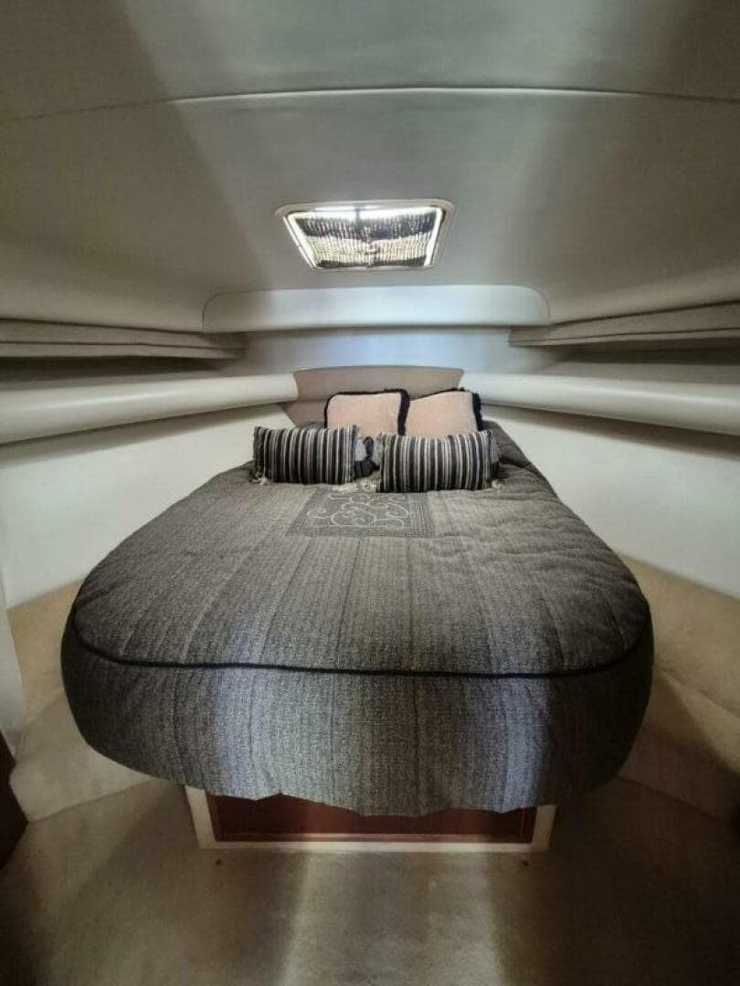 2004 Riviera 4000 Offshore — photo 52