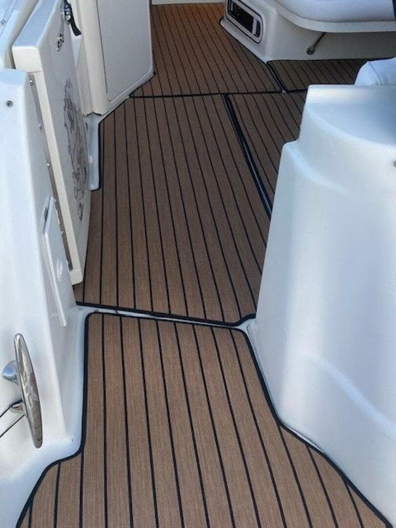 2001 Sea Ray 380 Sundancer — photo 16