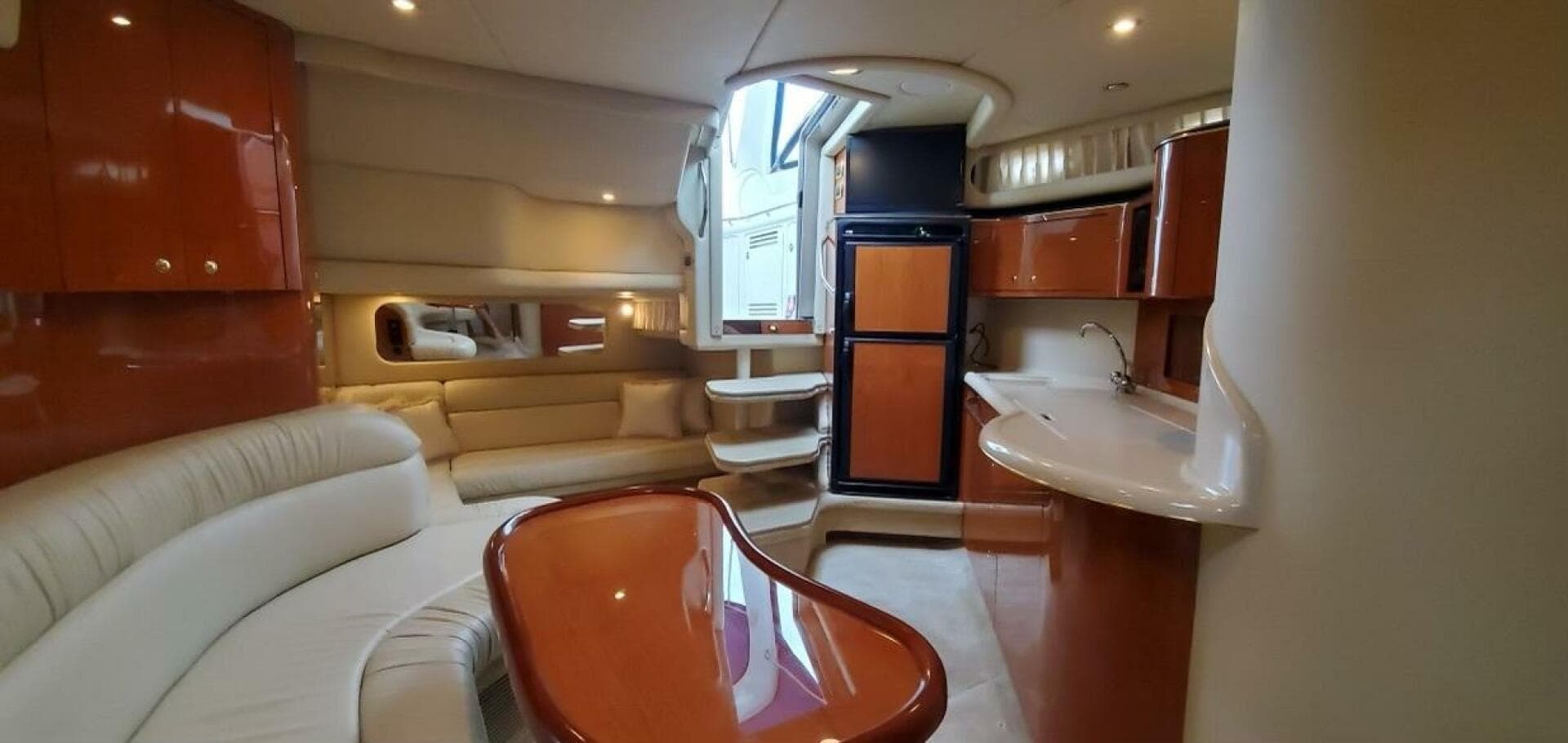 2001 Sea Ray 380 Sundancer — photo 6
