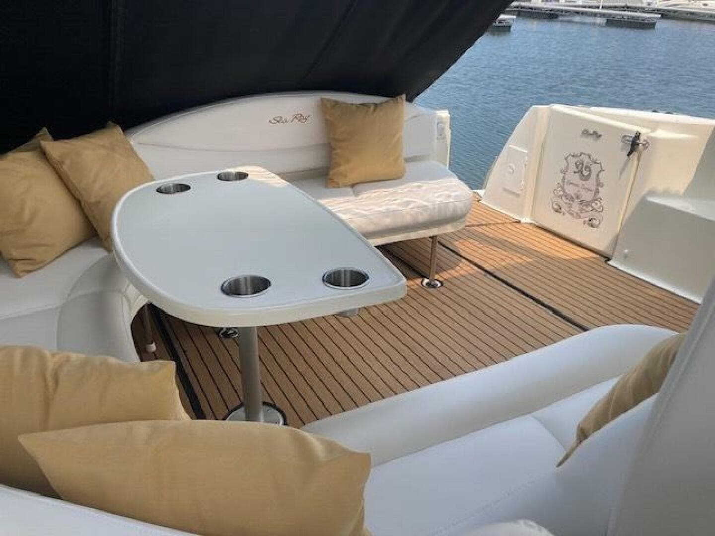 2001 Sea Ray 380 Sundancer — photo 33