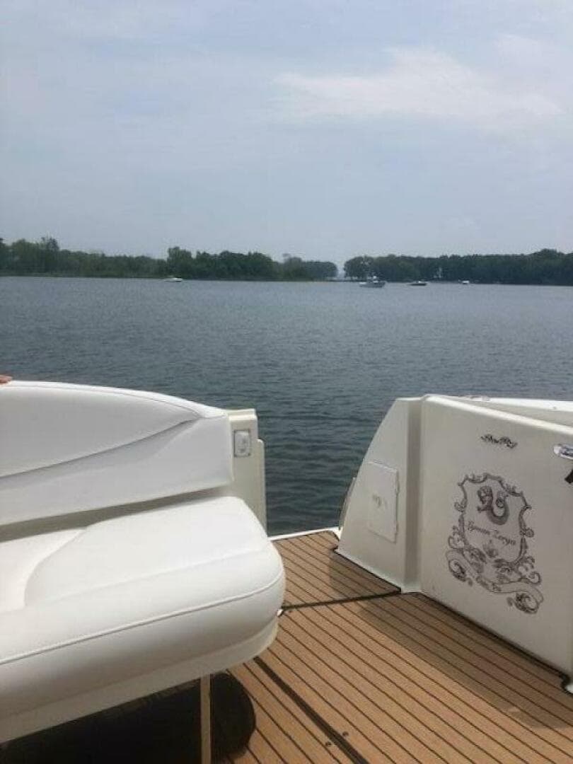 2001 Sea Ray 380 Sundancer — photo 34