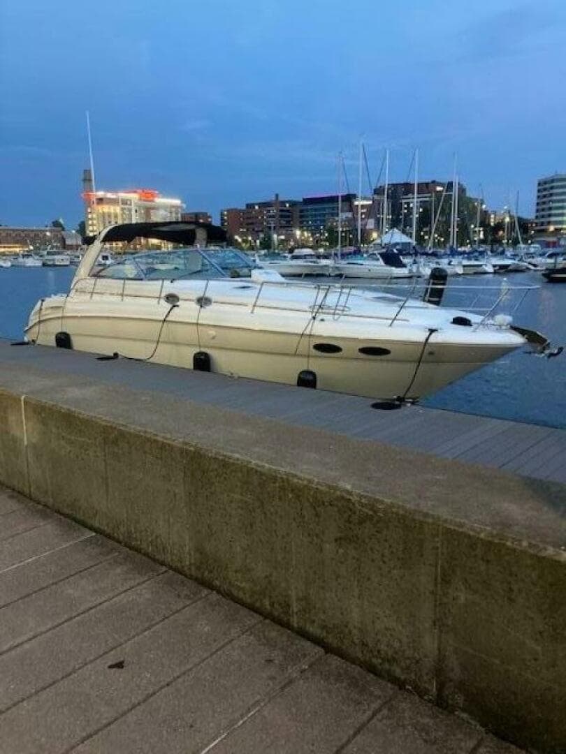 2001 Sea Ray 380 Sundancer — photo 35