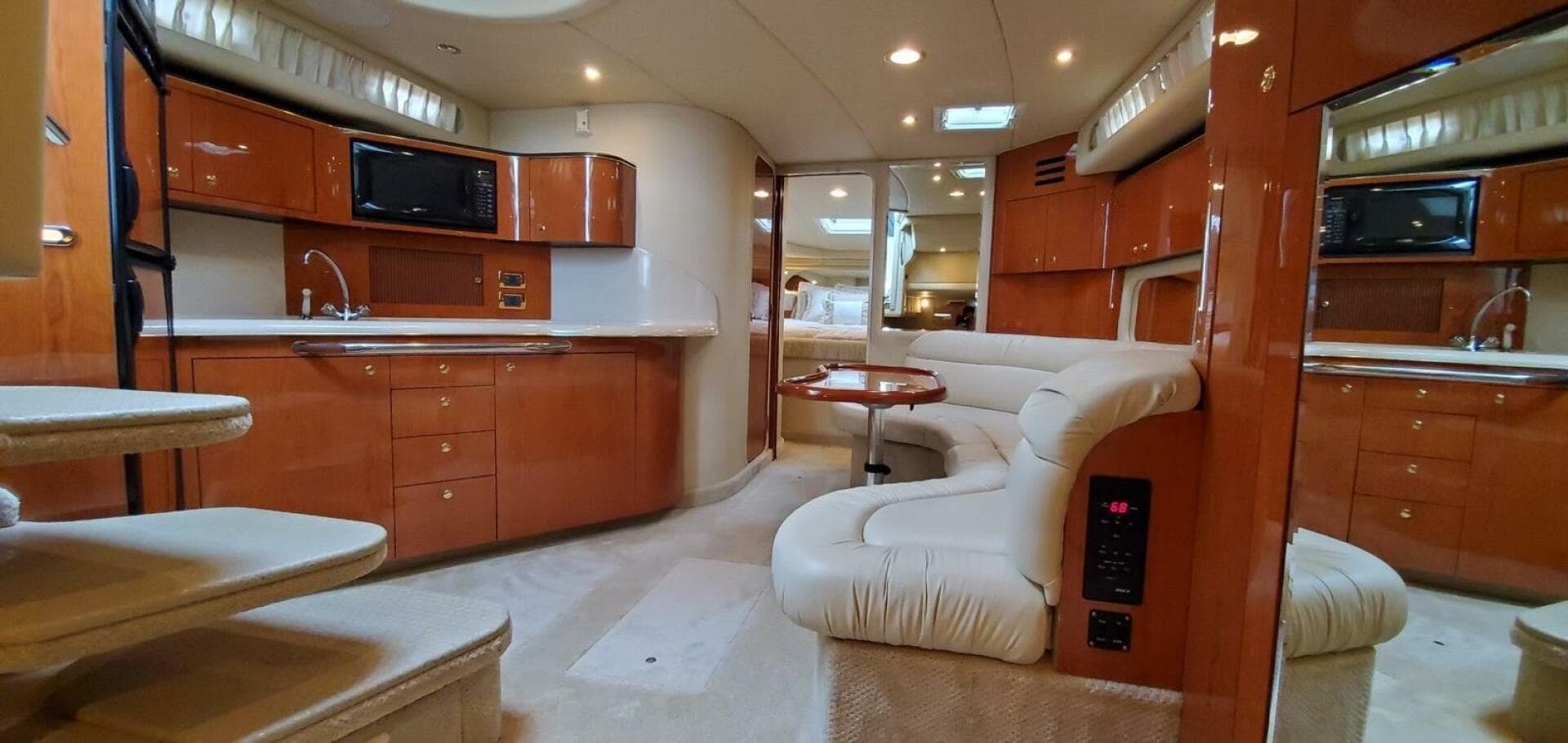2001 Sea Ray 380 Sundancer — photo 4